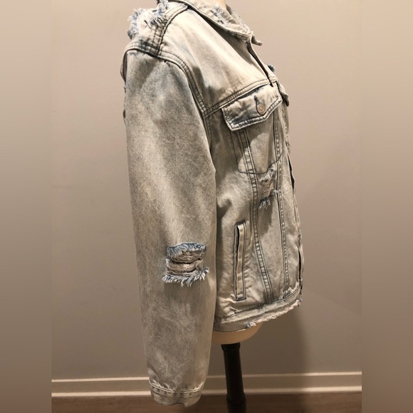 PacSun Los Angeles Distressed Light Wash Denim Jacket Size M / Style 201BT840PC - Picture 6 of 16
